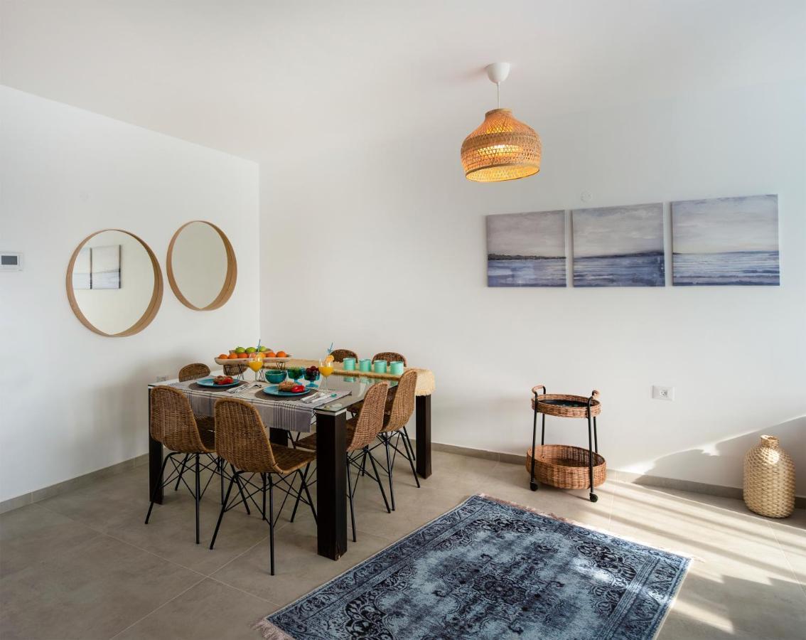 Argaman Beach Apartment Άκρα Εξωτερικό φωτογραφία